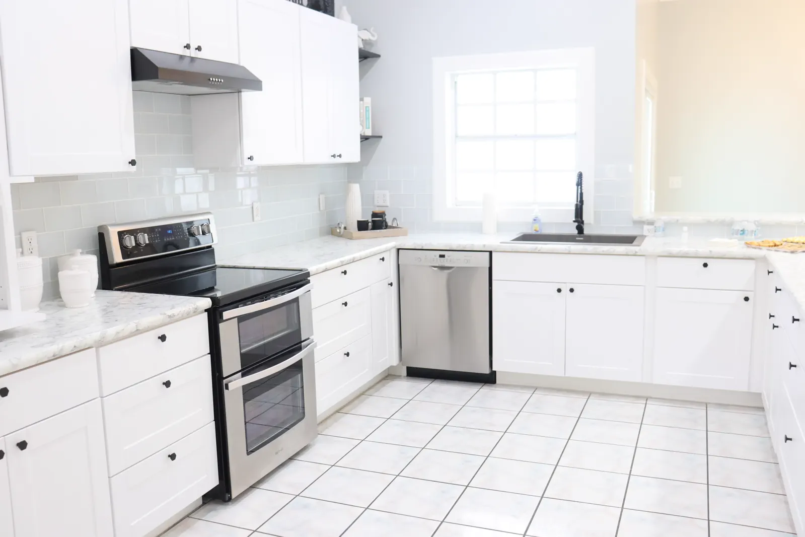 Bright contemporary kitchen with clean worktops.