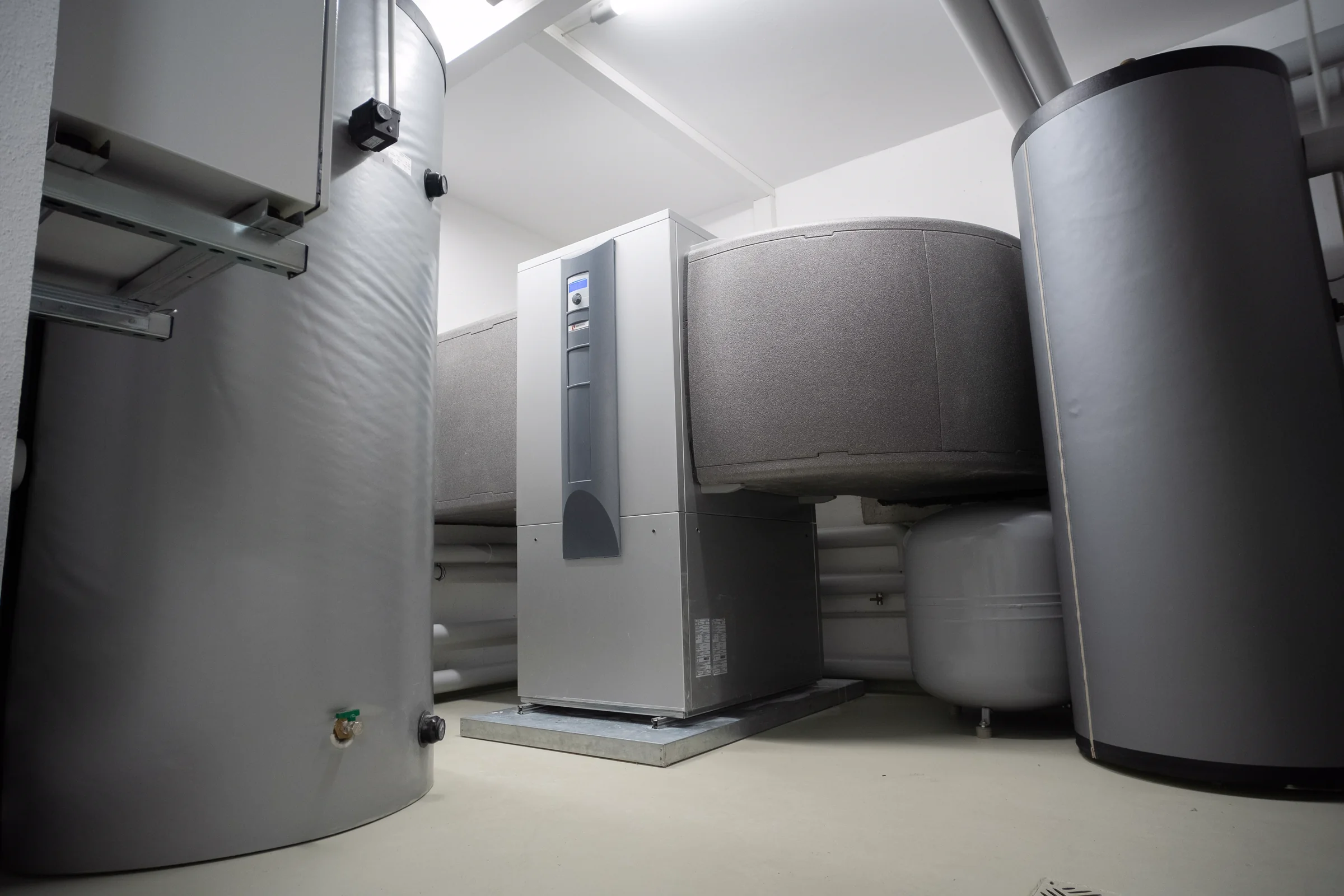 Heat pump equipment in a workshop